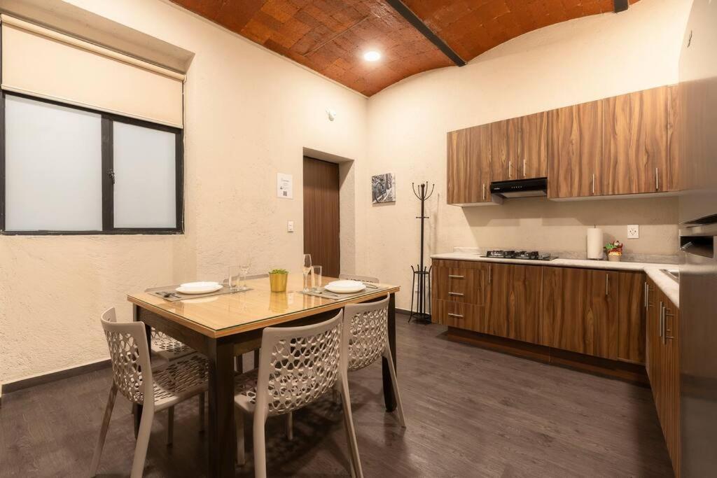 205 Zocalo Cathedral 2bdrmb 2bath Fits 10 Ac