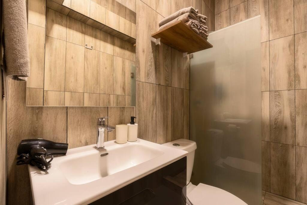 205 Zocalo Cathedral 2bdrmb 2bath Fits 10 Ac *