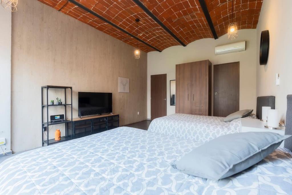 205 Zocalo Cathedral 2bdrmb 2bath Fits 10 Ac *